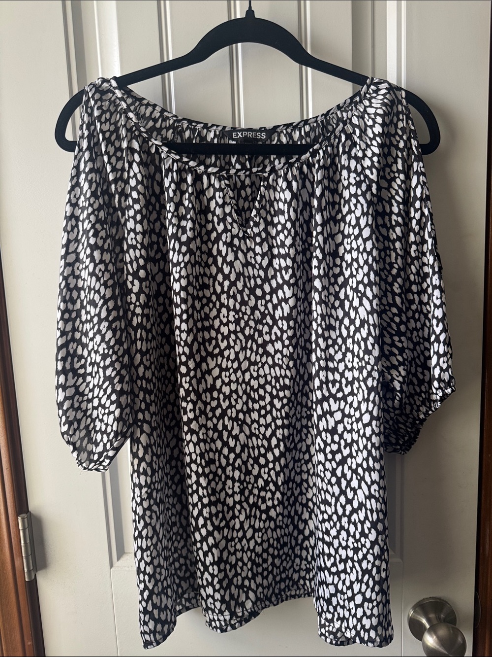 Express Black and White Leopard Print Puff Sleeve Blouse